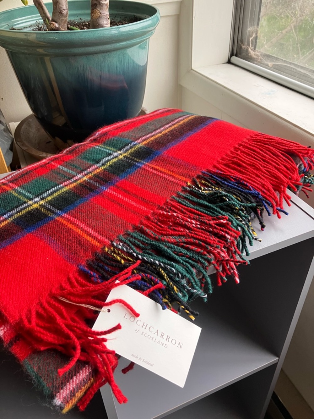 NWT Lambswool Throw Blanket by LochCarron of Scotland in Royal Stuart Tartan - Picture 2 of 7